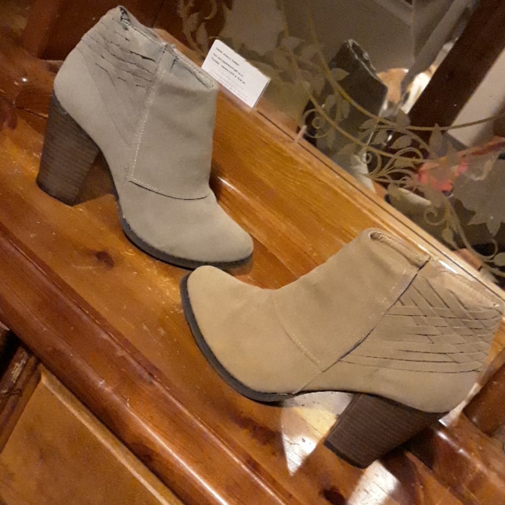 Ankle boots